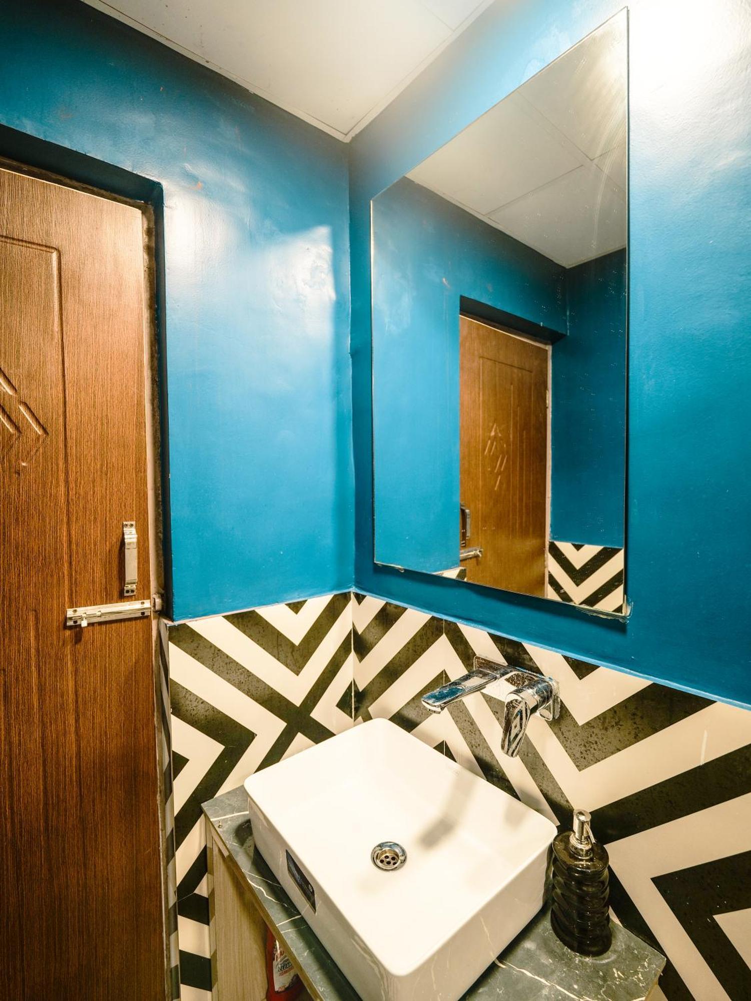 Hostel Hoztel Jollygrrant Doon Rāni Pokhri Exterior foto